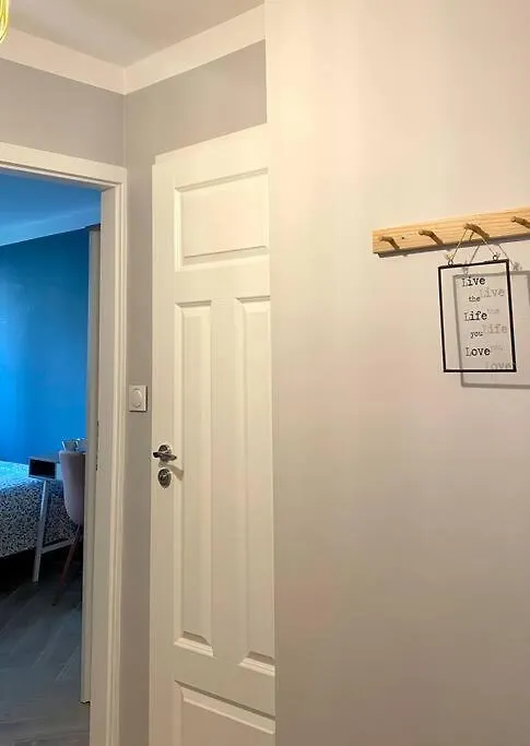 Apartment Close To Metro, 8 Minutes To Centrum And Near Airport Warszawa